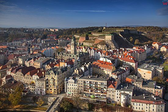 Klodzko, panorama na miasto od strony E. EU, Pl, Dolnoslaskie. Lotnicze.