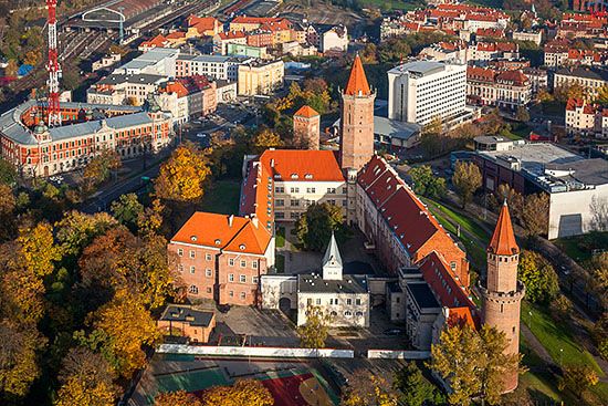 Legnica, Zamek Piastowski. EU, PL, Dolnoslaskie. Lotnicze.