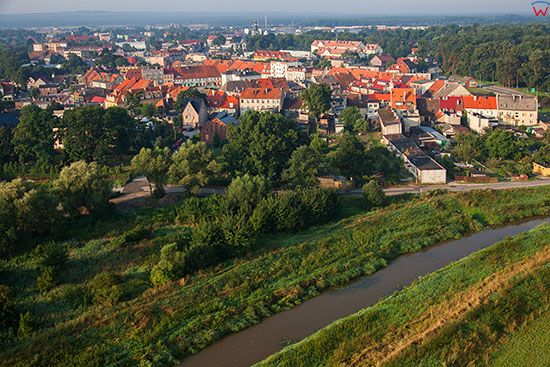 Milicz, panorama na miasto przez rzeke Barycz. EU, Pl, Dolnoslaskie. Lotnicze.