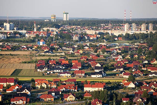 Polkowice, osiedle domow jednorodzinnych po zachodniej stronie miasta. EU, Pl, Dolnoslaskie. Lotnicze.