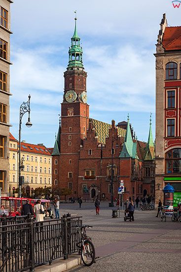 Wroclaw, Ratusz Miejski widoczny z Placu Solnego. EU, PL, Dolnoslaskie.