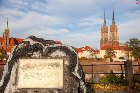 Wroclaw, obelisk - pomnik dedykowany Zalanym Artystom. EU, PL, Dolnoslaskie.