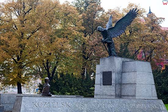 Wroclaw, Pomnik Ofiar Zbrodni Katynskiej przy Promenadzie Staromiejskiej. EU, PL, Dolnoslaskie.