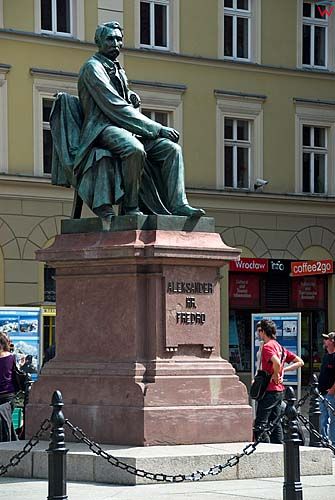 Dolnoslaskie. Wroclaw, Pomnik Aleksandra Fredry na rynku.