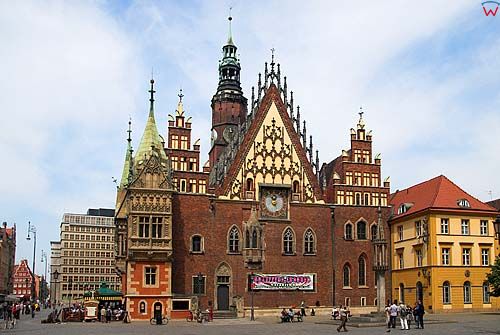 Dolnoslaskie. Wroclaw, wschodnia fasada ratusza.