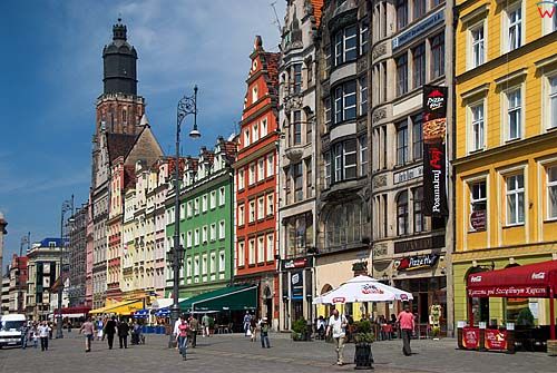 Dolnoslaskie. Wroclaw, kamienice po stronie polnocnej rynku.