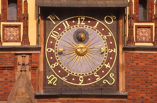 Wroclaw - zegar na ratuszu.