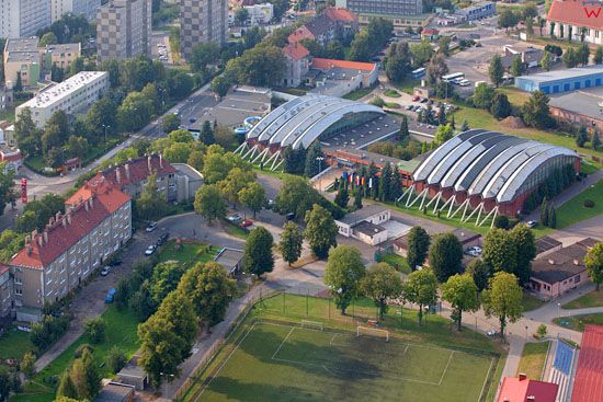 Centrum Sportowo - Rekreacyjne przy ulicy Maratonskiej w Zgorzelcu. EU, PL, Dolnoslaskie. LOTNICZE.