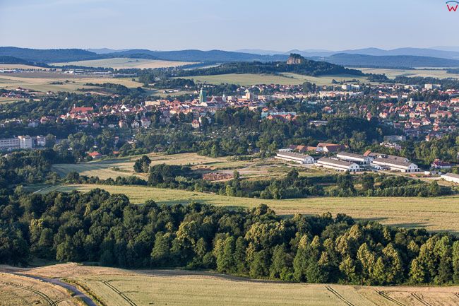 Zlotoryja, panorama miasta od strony N. EU, PL, Dolnoslaskie. Lotnicze.