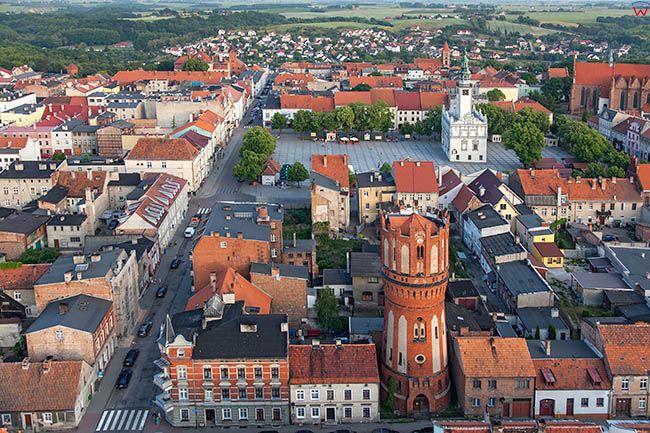 Chelno, Stare Miasto z dawna wieza cisnien. EU, Pl, Kujawsko-Pomorskie. Lotnicze.