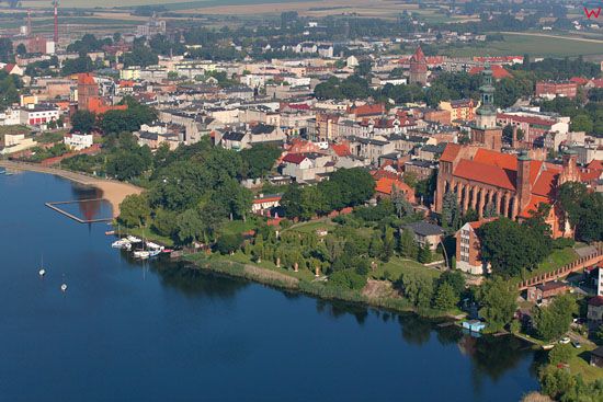 Chelmza - panorama na stare miasto. EU, PL, Kujawsko-Pomorskie. LOTNICZE.