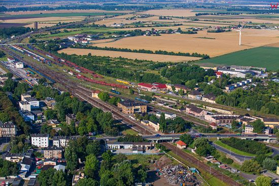Inowroclaw. Panorama na wezel kolejowy. EU, Pl, Kujawsko-Pomorskie. LOTNICZE.