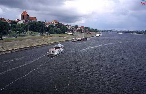 Panorama na Toruń przez Wisłę