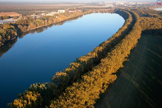 Lotnicze, EU, PL, Kijawsko - Pomorskie. Wisla w Toruniu, panorama na Port Drzewny.