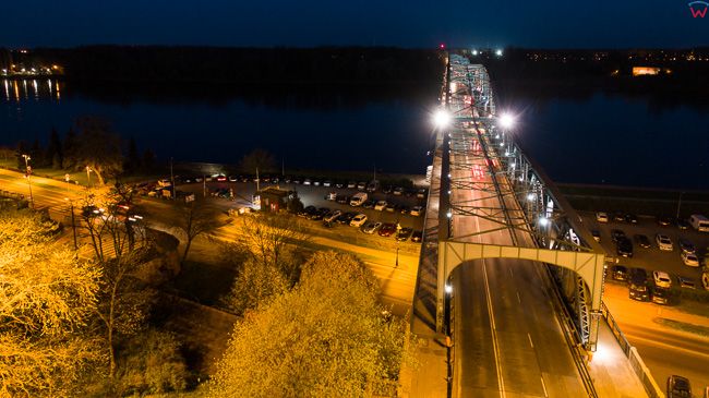 Torun, most Pilsudskiego noca. EU, PL, Warm-Maz. Lotnicze.