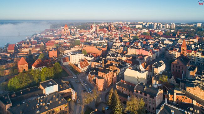 Torun, panorama na Nowe i Sare Miasto. EU, PL, kujawsko-pomorskie. Lotnicze