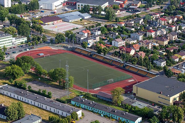 Lowicz, OSiR nr 1 ze stadionem miejskim. EU, PL, Lodzkie. Lotnicze.