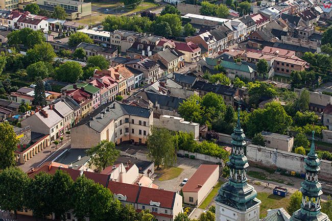 Lowicz, panorama okolicy ulicy Zdunskiej. EU, PL, Lodzkie. Lotnicze.