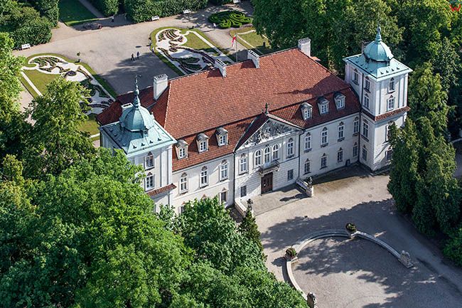 Nieborow, Palac Radziwilow - muzeum,. EU, PL, Lodzkie. Lotnicze.