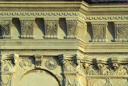 Detal architektoniczny pałacu Firlejów w Dąbrowicy