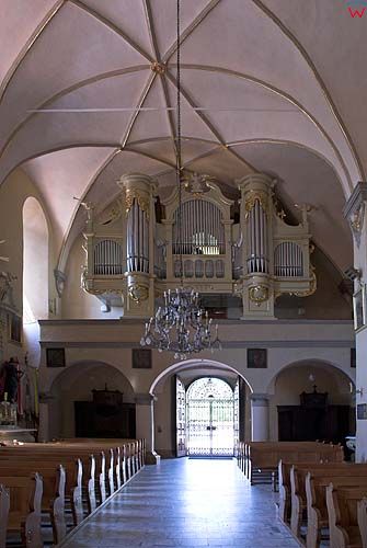 Wnętrze kościoła w Janowcu