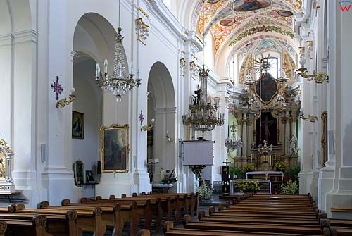 Wnętrze kościoła Świętego Krzyża w Końskowoli.
