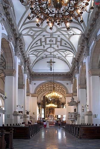 Wnętrze katedry w Zamościu