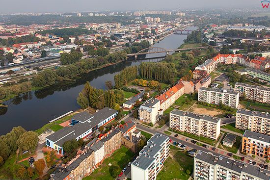 Gorzow Wielkopolski, panorama na miasto od strony SW. EU, PL, Lubuskie. Lotnicze.