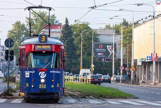 Gorzow Wielkopolski, tramwaj na ulicy Boleslawa Chrobrego. EU, PL, Lubuskie.