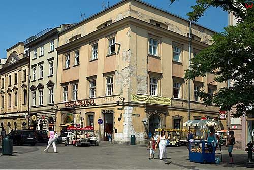 Krakow. Kamienice przy rynku.