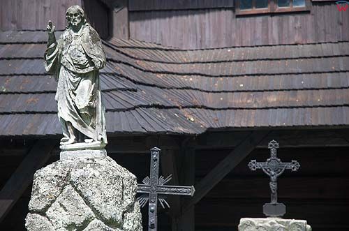 Lipnica Murowana. Krzyż na nagrobku cmentarza przykościelnego, małopolska