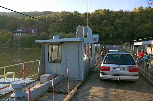 Przeprawa promowa na Dunajcu we wsi Tropiel
