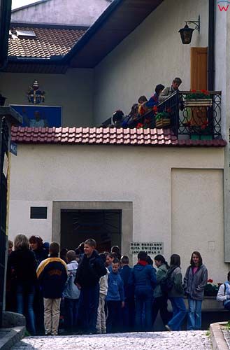 Wadowice, turyści przed domem Jana Pawła II