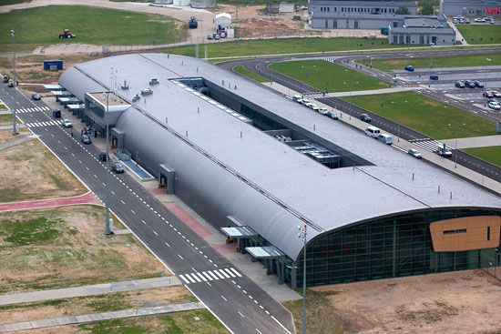 Port Lotniczy Warszawa - Modlin. Terminal pasazerski. EU, PL, Mazowieckie. Lotnicze.