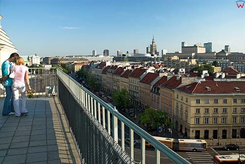 Warszawa. Panorama na centrum miasta z tarasu widokowego kościoła św. Anny.