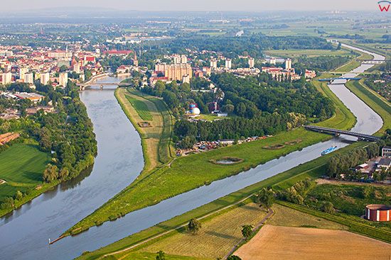 Opole, Kanal Ulgi wpadajacy do Odry. EU, Pl, Opolskie. Lotnicze.