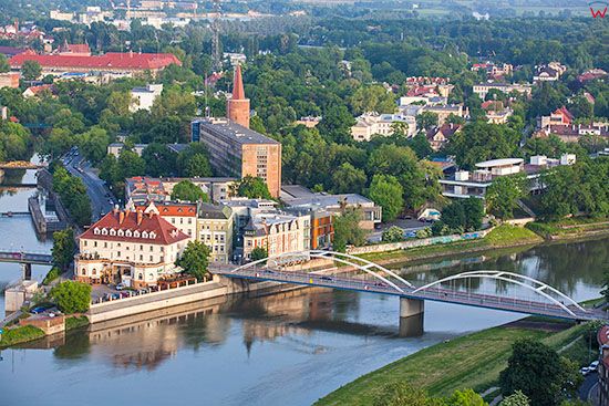 Opole, Most Piastowski z panorama na Wyspe Pasieka. EU, Pl, Opolskie. Lotnicze.
