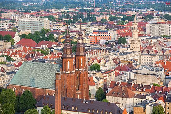 Opole, Stare Miasto i Katedra. EU, Pl, Opolskie. Lotnicze.