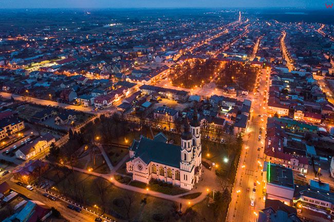 Augustow, Bazylika mniejsza - centrum miasta. EU, Pl, Podlaskie. Lotnicze.