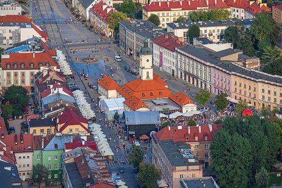 Bialystok. Panorama na centrum miasta-Rynek Kosciuszki z widocznym ratuszem. EU, Pl, Podlaskie. LOTNICZE.