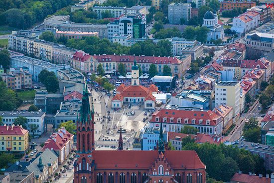 Bialystok. Panorama na centrum miasta przez Archikatedre. EU, Pl, Podlaskie. LOTNICZE.