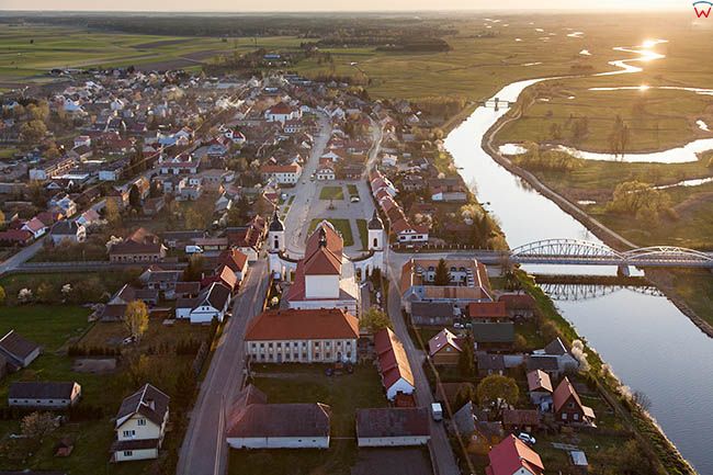 Tykocin, panorama na miasto od strony W. EU, Pl, Podlaskie. Lotnicze.
