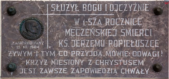 Chojnice, 29.06.2016 r, tablica pamiatkowa ks. Jerzego Popieluszki w Bazylice Mniejszej. EU, PL, Pomorskie.