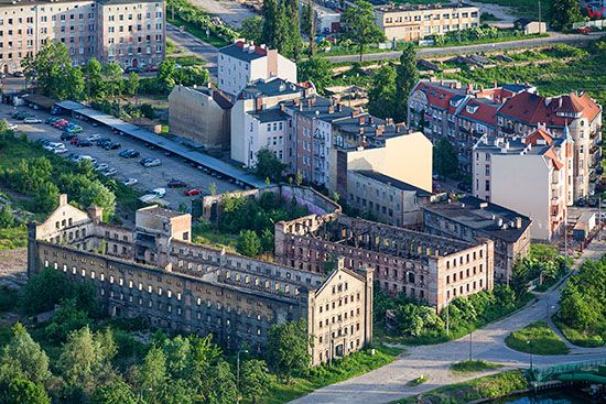 Gdansk, spichlerz z IX wieku na terenie Ruiny Starych Zakladow Miesnych. EU, PL, Pomorskie. Lotnicze.