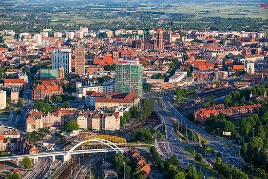 Gdansk, panorama od strony NW na Glowne Miasto. EU, PL, Pomorskie. Lotnicze.