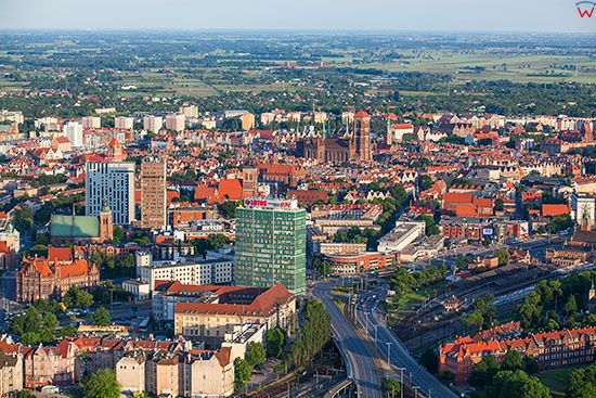 Gdansk, panorama od strony NW na Glowne Miasto. EU, PL, Pomorskie. Lotnicze.