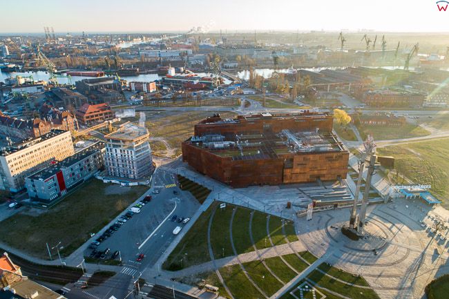 Gdansk, panorama miasta z lotu ptaka-Pomik Stoczniowcow i ECS. EU. PL,Pomorskie. Lotnicze.