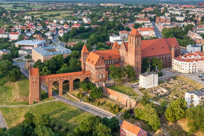 Kwidzyn, panorama na Zespol Katedralno - Zamkowy od strony SW. EU, Pl, Pomorskie. Lotnicze.