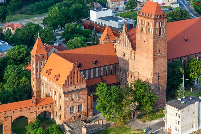 Kwidzyn, panorama na Zespol Katedralno - Zamkowy od strony SW. EU, Pl, Pomorskie. Lotnicze.