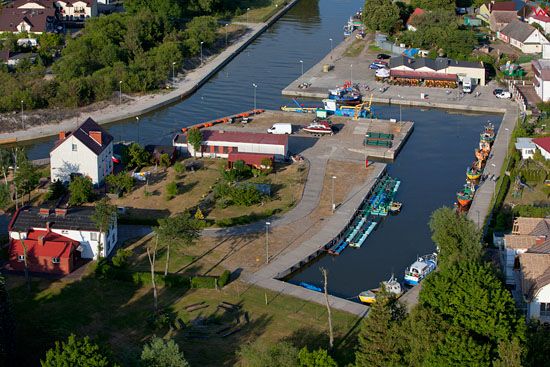 Port w Rowach. EU, PL, Pomorskie, Lotnicze.
